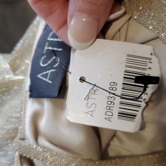 Astr Gold Metallic dress beaded strappy size medium - Picture 7 of 8